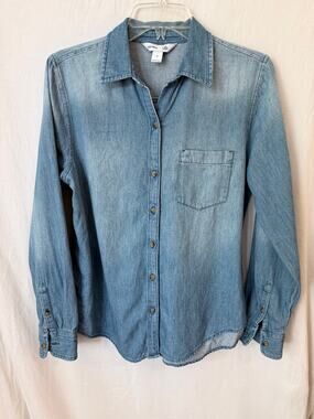 Old Navy Classic Shirt 100% Cotton Denim Chambray High Low Button Down